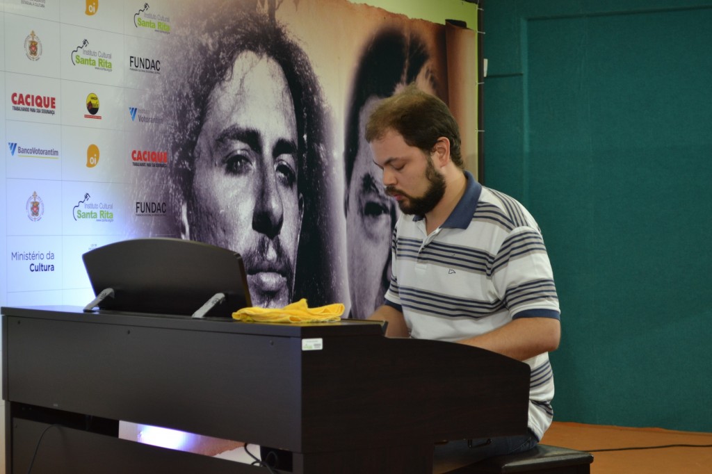 André Felipe Gomes, aluno de piano do Música Para Todos, teve sua vida transformada pela música
