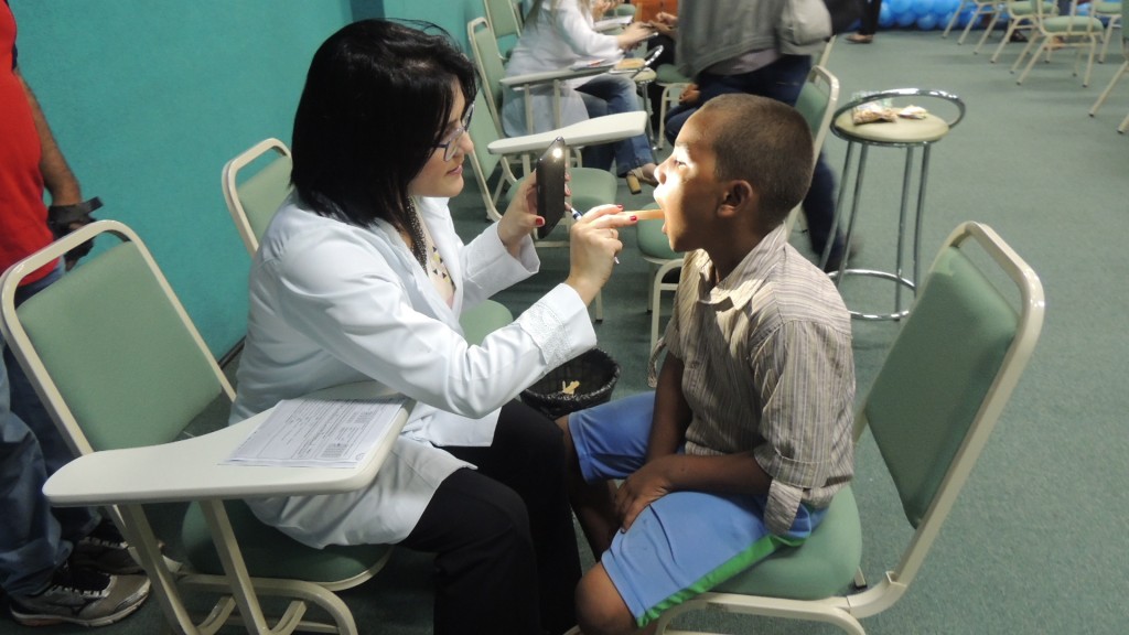 2015.04.28 - Triagem Dentista do Bem (60)