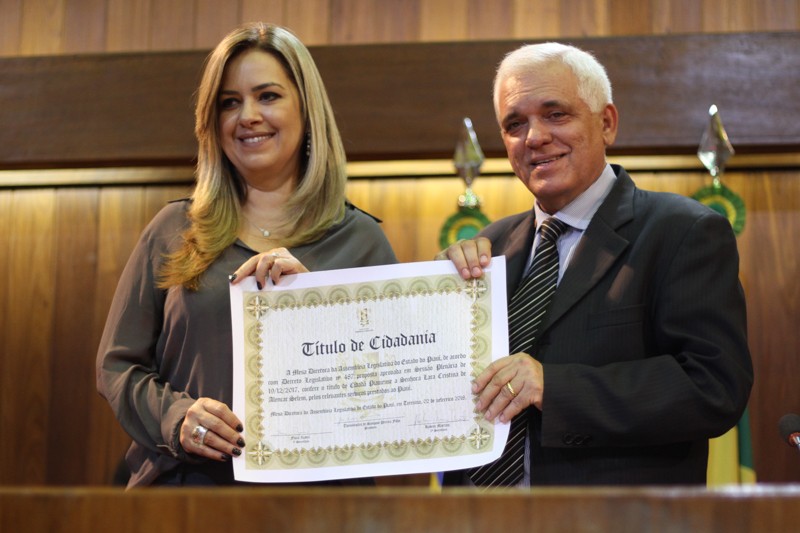 tituloDOUTORA3585921517589277